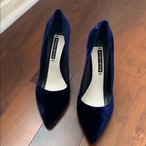 Brand new royal blue Heels - Picture 2 of 4